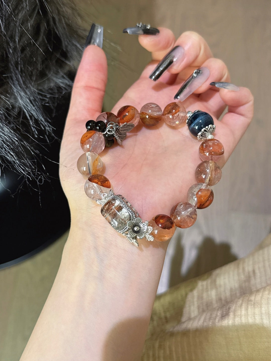 ▫️▪️ Red gum flower ghost box bracelet
